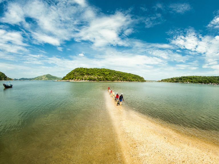 Nhất Tự Sơn - Cắm trại biển Phú Yên