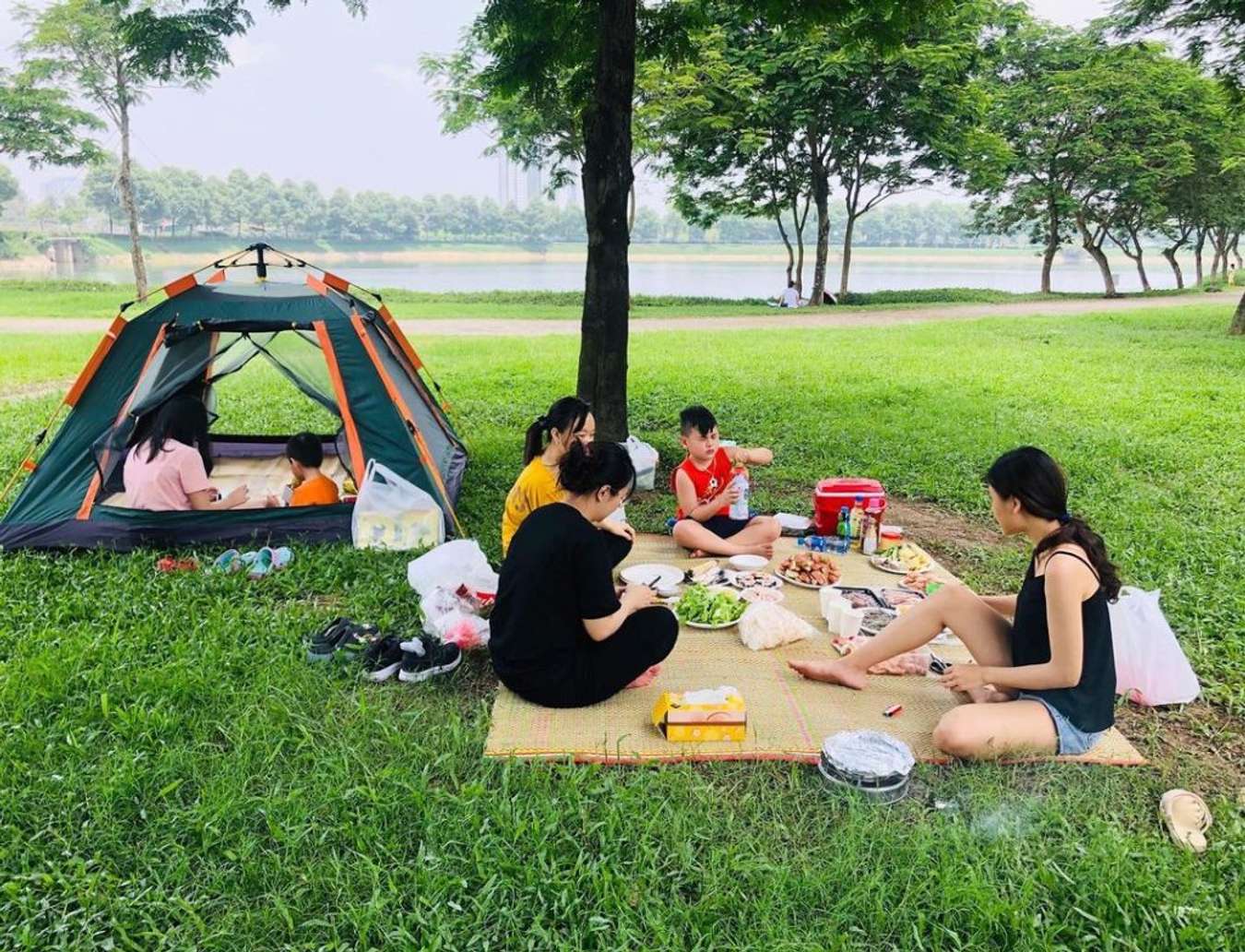 Cắm trại tại công viên Yên Sở 