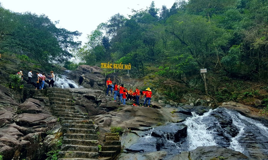 Suối Mỡ là khu du lịch sinh thái nổi tiếng tại Bắc Giang