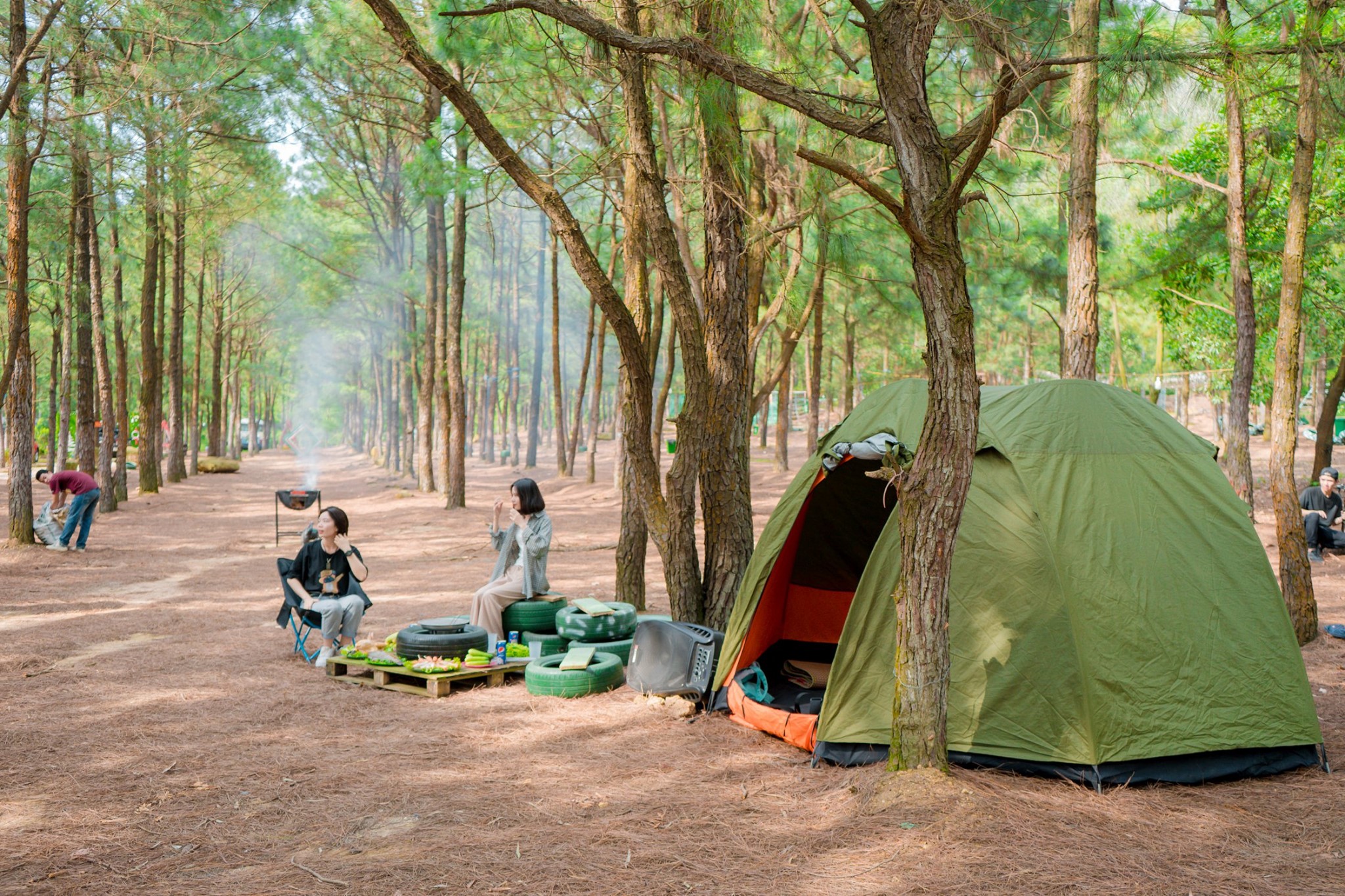 Dựng lều trại tại khu du lịch Thiên Phú Lâm