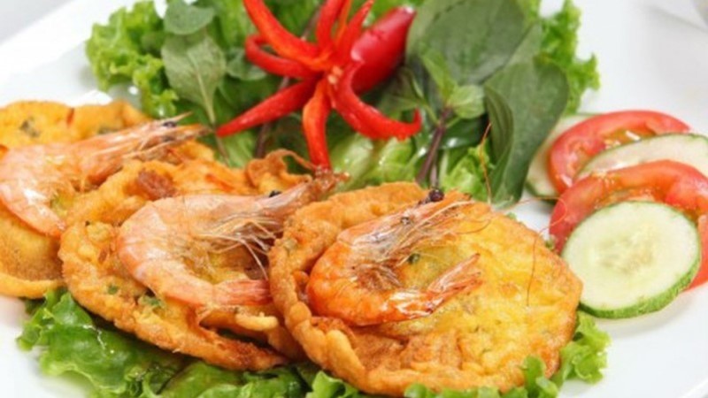 Bánh tôm - món ăn vặt nổi tiếng Hà Nội