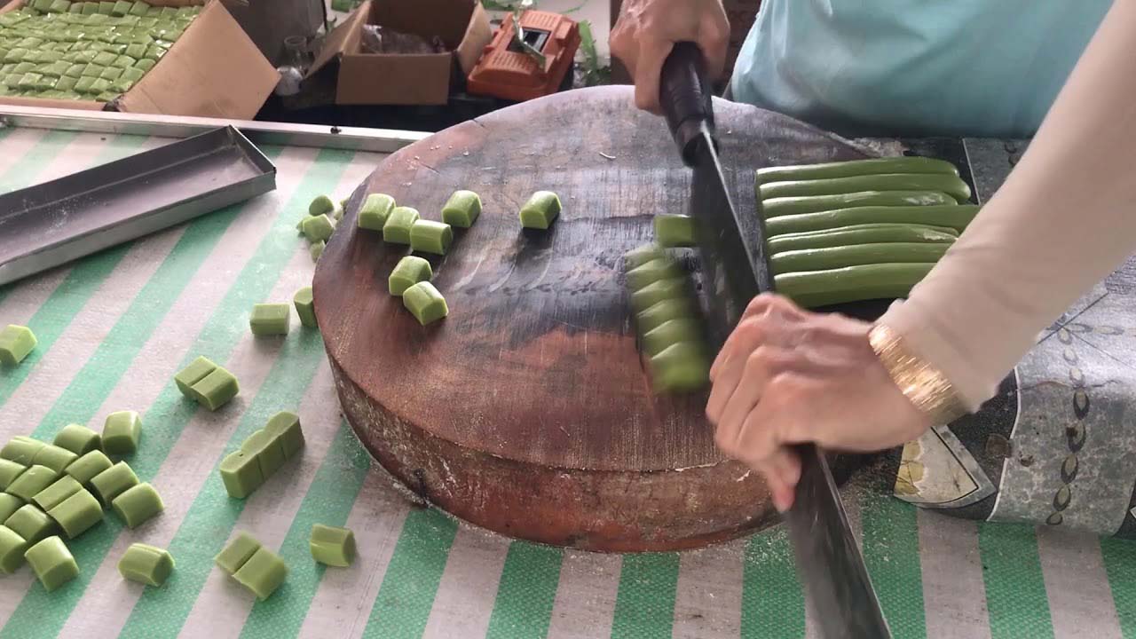 xưởng sản xuất kẹo dừa
